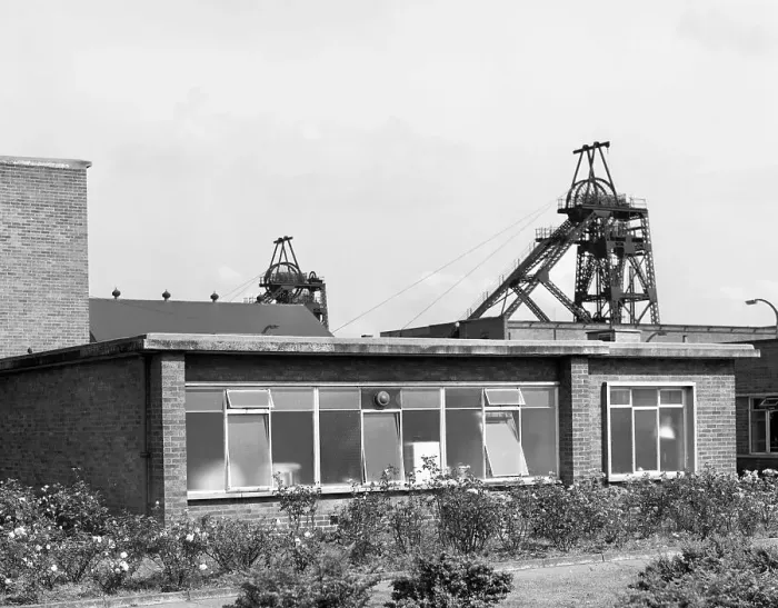 Framed Print : The pit head and offices at Ollerton Colliery, North Nottinghanshire, 11 July 1962 Framed Print : The pit head and offices at Ollerton Colliery, North Nottinghanshire, 11 July 1962