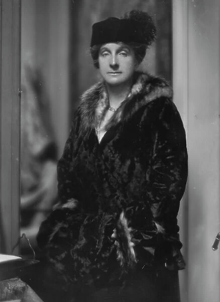Platt, Charles, Mrs. portrait photograph, 1915. Creator: Arnold Genthe