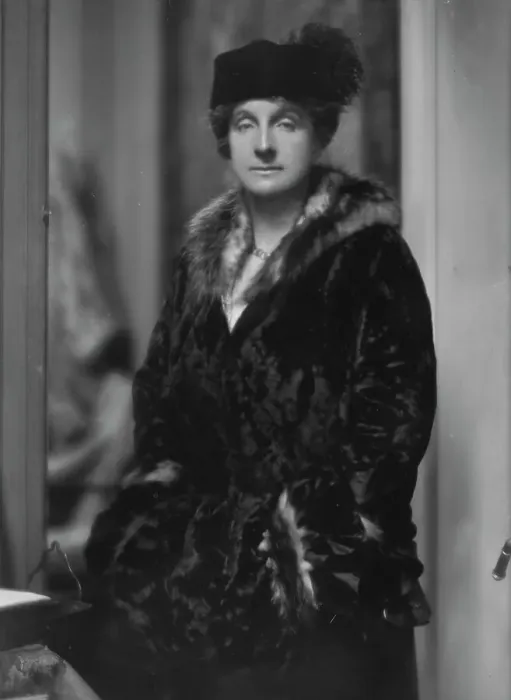 Framed Print : Platt, Charles, Mrs. portrait photograph, 1915. Creator: Arnold Genthe Framed Print : Platt, Charles, Mrs. portrait photograph, 1915. Creator: Arnold Genthe