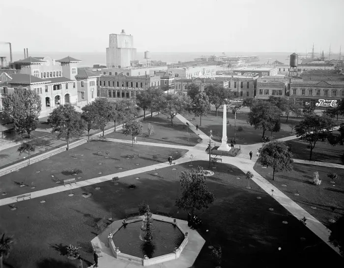Framed Print : Plaza and harbor, Pensacola, Fla. c.between 1910 and 1920. Creator: Unknown Framed Print : Plaza and harbor, Pensacola, Fla. c.between 1910 and 1920. Creator: Unknown
