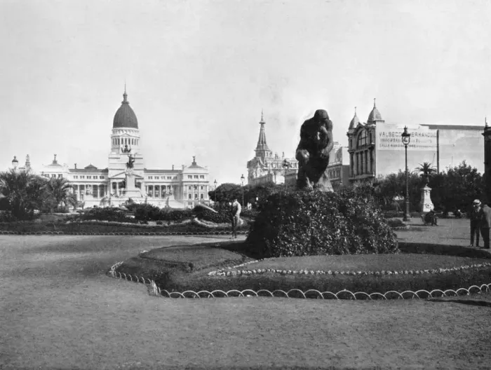 Framed Print : Plaza de Mayo and Congress Building, Buenos Aires, Argentina Framed Print : Plaza de Mayo and Congress Building, Buenos Aires, Argentina
