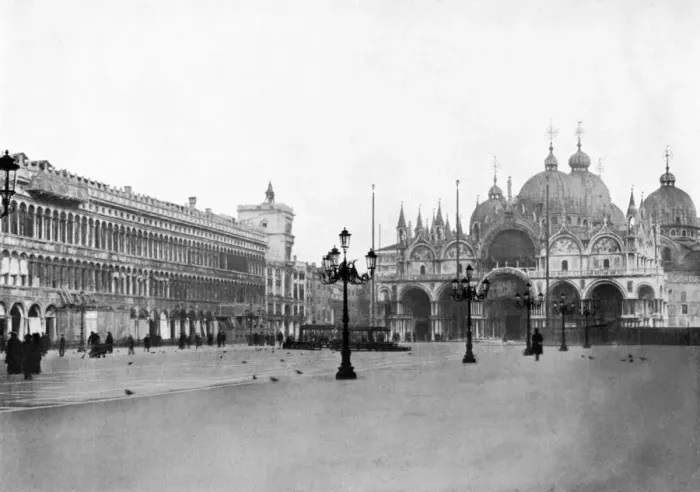 Framed Print : Plaza San Marco, Venice, Italy, 1908-1909. Artist: Homer L Knight Framed Print : Plaza San Marco, Venice, Italy, 1908-1909. Artist: Homer L Knight