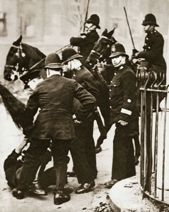 Framed Print : Police arresting a group of hunger marchers in London, 1932 Framed Print : Police arresting a group of hunger marchers in London, 1932