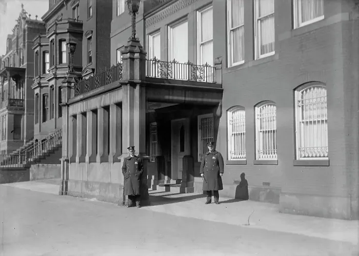 Framed Print : US police outside the German Embassy, Washington DC, 1917. Creator: Harris & Ewing. US police outside the German Embassy, Washington DC, 1917. Creator: Harris & Ewing Framed Print : US police outside the German Embassy, Washington DC, 1917. Creator: Harris & Ewing. US police outside the German Embassy, Washington DC, 1917. Creator: Harris & Ewing