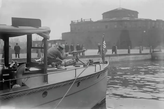 Framed Print : Police Patrol, between c1915 and c1920. Creator: Bain News Service Framed Print : Police Patrol, between c1915 and c1920. Creator: Bain News Service