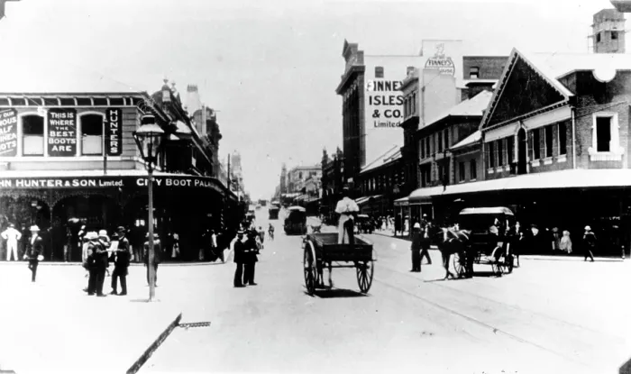 Framed Print : Policeman directs traffic at the intersection of Queen and Edward St, Brisbane, Queensland, c1908. Creator: Unknown Framed Print : Policeman directs traffic at the intersection of Queen and Edward St, Brisbane, Queensland, c1908. Creator: Unknown