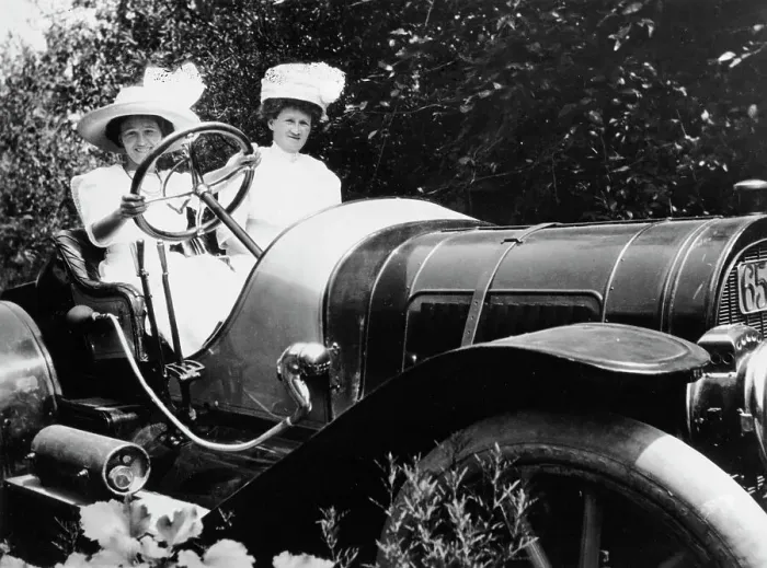 Framed Print : A Pope Hartford car, c1911 Framed Print : A Pope Hartford car, c1911