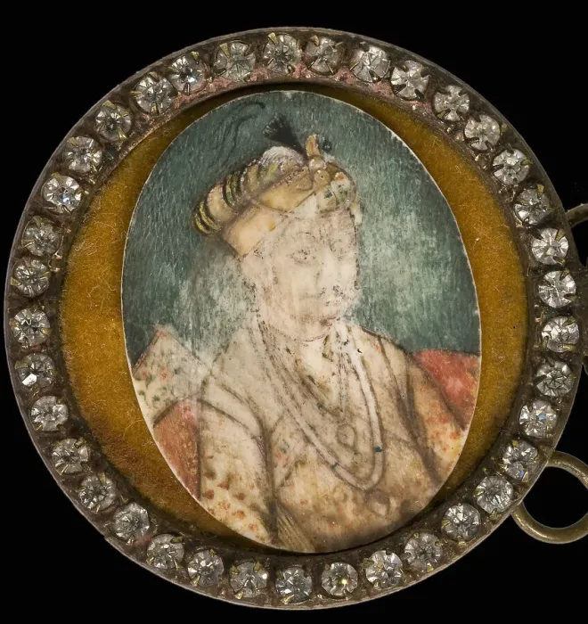 Framed Print : Portrait of Akbar the Great (1542-1605), Mughal Emperor. Artist: Anonymous Framed Print : Portrait of Akbar the Great (1542-1605), Mughal Emperor. Artist: Anonymous