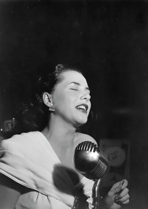 Framed Print : Portrait of Ann Hathaway, Café Society (Downtown), New York, N.Y. 1946. Creator: William Paul Gottlieb Framed Print : Portrait of Ann Hathaway, Café Society (Downtown), New York, N.Y. 1946. Creator: William Paul Gottlieb