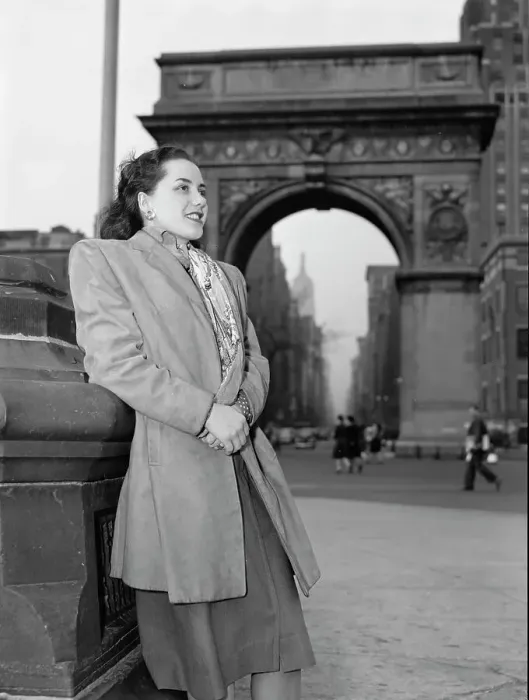 Framed Print : Portrait of Ann Hathaway, Washington Square, New York, N.Y. ca. May 1947. Creator: William Paul Gottlieb Framed Print : Portrait of Ann Hathaway, Washington Square, New York, N.Y. ca. May 1947. Creator: William Paul Gottlieb