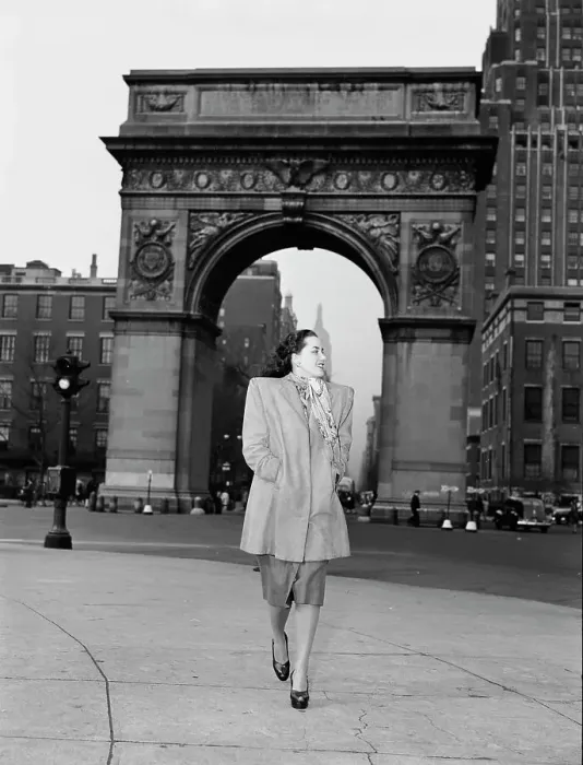 Framed Print : Portrait of Ann Hathaway, Washington Square, New York, N.Y. ca. May 1947. Creator: William Paul Gottlieb Framed Print : Portrait of Ann Hathaway, Washington Square, New York, N.Y. ca. May 1947. Creator: William Paul Gottlieb