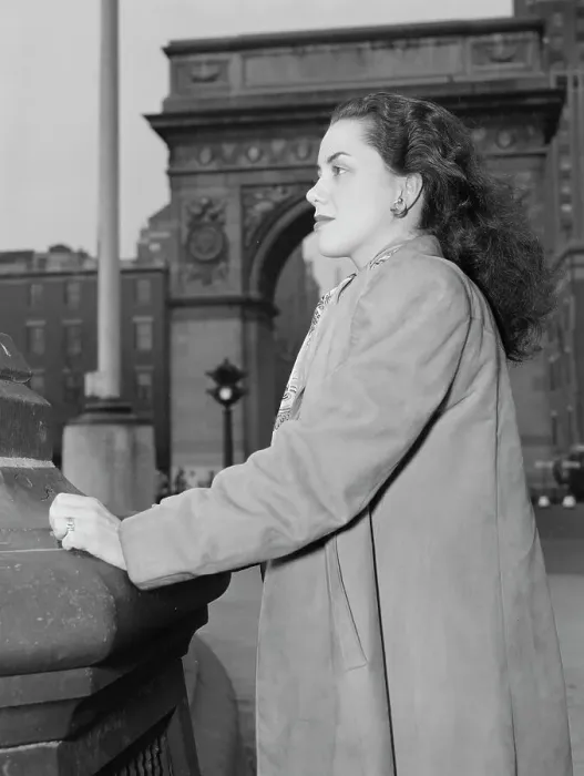 Framed Print : Portrait of Ann Hathaway, Washington Square, New York, N.Y. ca. May 1947. Creator: William Paul Gottlieb Framed Print : Portrait of Ann Hathaway, Washington Square, New York, N.Y. ca. May 1947. Creator: William Paul Gottlieb