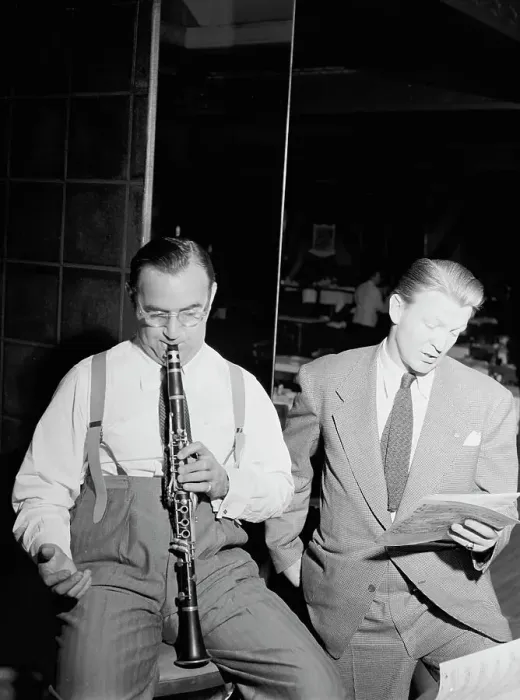 Framed Print : Portrait of Benny Goodman, 400 Restaurant, New York, N.Y. ca. July 1946. Creator: William Paul Gottlieb Framed Print : Portrait of Benny Goodman, 400 Restaurant, New York, N.Y. ca. July 1946. Creator: William Paul Gottlieb