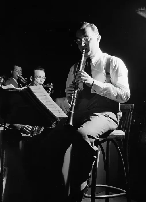 Framed Print : Portrait of Benny Goodman, 400 Restaurant, New York, N.Y. ca. July 1946. Creator: William Paul Gottlieb Framed Print : Portrait of Benny Goodman, 400 Restaurant, New York, N.Y. ca. July 1946. Creator: William Paul Gottlieb