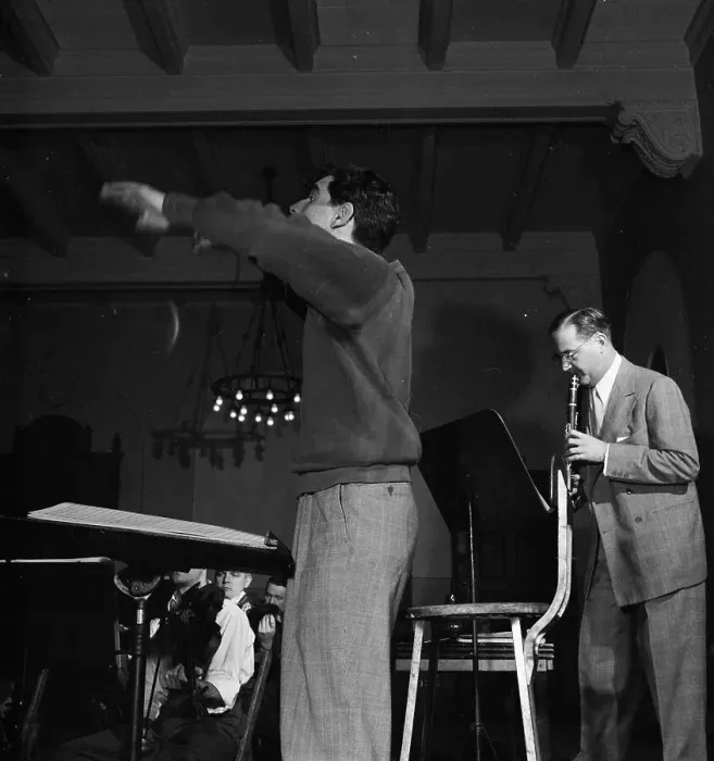 Framed Print : Portrait of Benny Goodman, Leonard Bernstein, and Max Hollander, Carnegie Hall, New York, 1946. Creator: William Paul Gottlieb Framed Print : Portrait of Benny Goodman, Leonard Bernstein, and Max Hollander, Carnegie Hall, New York, 1946. Creator: William Paul Gottlieb