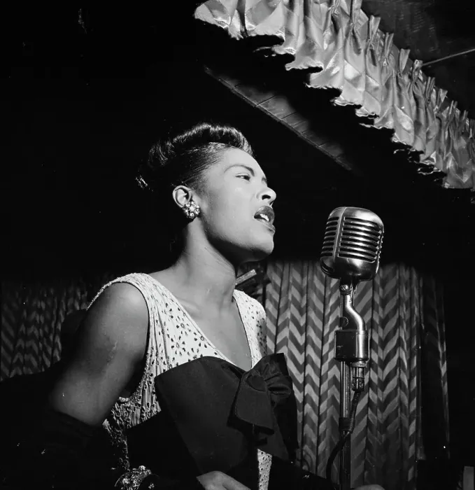 Framed Print : Portrait of Billie Holiday, Downbeat, New York, N.Y. ca. Feb. 1947. Creator: William Paul Gottlieb Framed Print : Portrait of Billie Holiday, Downbeat, New York, N.Y. ca. Feb. 1947. Creator: William Paul Gottlieb