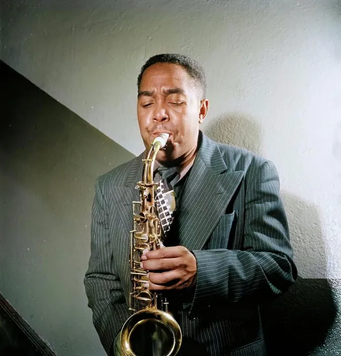 Framed Print : Portrait of Charlie Parker, Carnegie Hall, New York, N.Y. ca. 1947. Creator: William Paul Gottlieb Framed Print : Portrait of Charlie Parker, Carnegie Hall, New York, N.Y. ca. 1947. Creator: William Paul Gottlieb