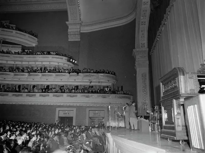 Framed Print : Portrait of Dizzy Gillespie and Charlie Parker, Carnegie Hall, New York, N.Y. ca. Oct. 1947. Creator: William Paul Gottlieb Framed Print : Portrait of Dizzy Gillespie and Charlie Parker, Carnegie Hall, New York, N.Y. ca. Oct. 1947. Creator: William Paul Gottlieb