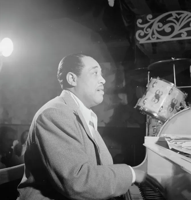 Framed Print : Portrait of Duke Ellington, Aquarium, New York, N.Y. ca. Nov. 1946. Creator: William Paul Gottlieb Framed Print : Portrait of Duke Ellington, Aquarium, New York, N.Y. ca. Nov. 1946. Creator: William Paul Gottlieb