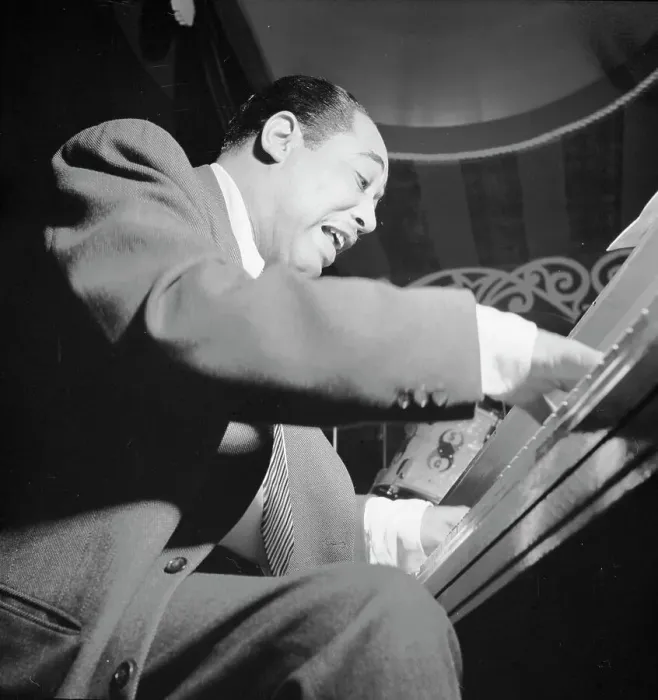 Framed Print : Portrait of Duke Ellington, Aquarium, New York, N.Y. 1946. Creator: William Paul Gottlieb Framed Print : Portrait of Duke Ellington, Aquarium, New York, N.Y. 1946. Creator: William Paul Gottlieb