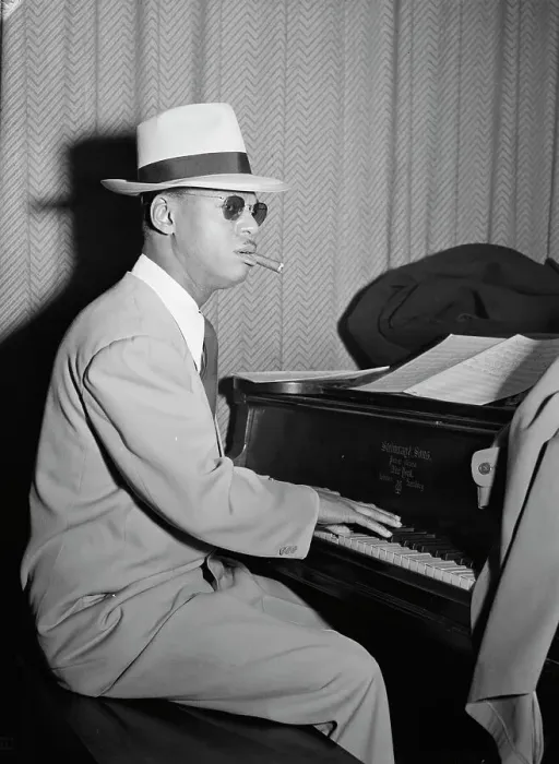 Framed Print : Portrait of Earl Hines, New York, N.Y. ca. Mar. 1947. Creator: William Paul Gottlieb Framed Print : Portrait of Earl Hines, New York, N.Y. ca. Mar. 1947. Creator: William Paul Gottlieb