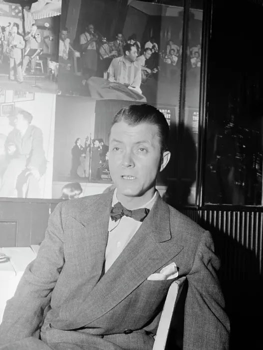 Framed Print : Portrait of Eddie Condon, Eddie Condon's, New York, N.Y. ca. June 1946. Creator: William Paul Gottlieb Framed Print : Portrait of Eddie Condon, Eddie Condon's, New York, N.Y. ca. June 1946. Creator: William Paul Gottlieb