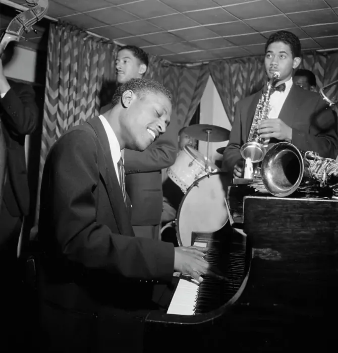 Framed Print : Portrait of Eddie Heywood, Downbeat, New York, N.Y. ca. July 1947. Creator: William Paul Gottlieb Framed Print : Portrait of Eddie Heywood, Downbeat, New York, N.Y. ca. July 1947. Creator: William Paul Gottlieb
