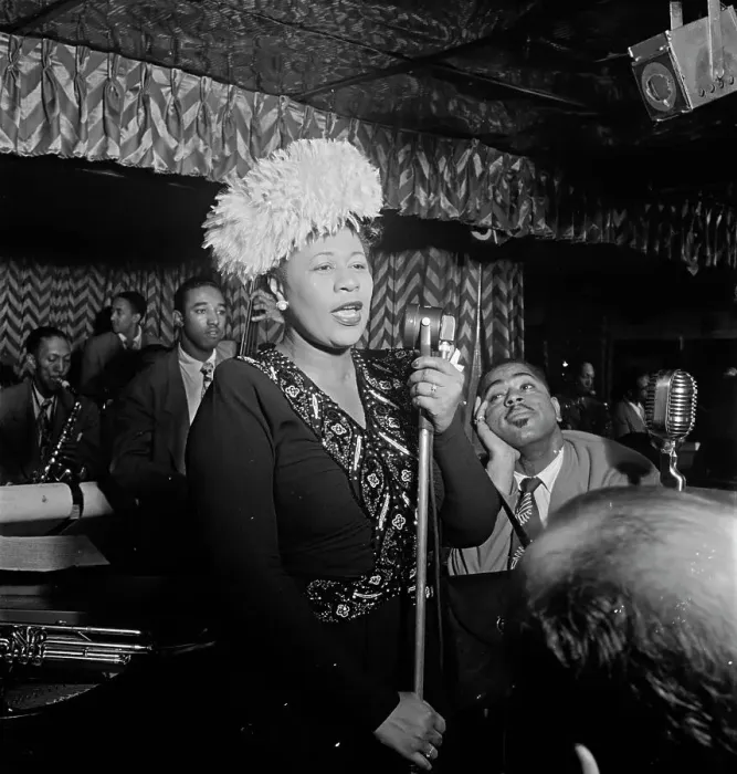 Framed Print : Portrait of Ella Fitzgerald, Dizzy Gillespie, Ray Brown, Milt Jackson... Downbeat, N.Y. 1947. Creator: William Paul Gottlieb Framed Print : Portrait of Ella Fitzgerald, Dizzy Gillespie, Ray Brown, Milt Jackson... Downbeat, N.Y. 1947. Creator: William Paul Gottlieb