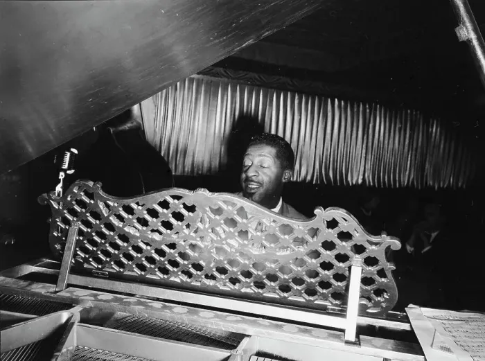 Framed Print : Portrait of Erroll Garner, New York, N.Y. 1946. Creator: William Paul Gottlieb Framed Print : Portrait of Erroll Garner, New York, N.Y. 1946. Creator: William Paul Gottlieb