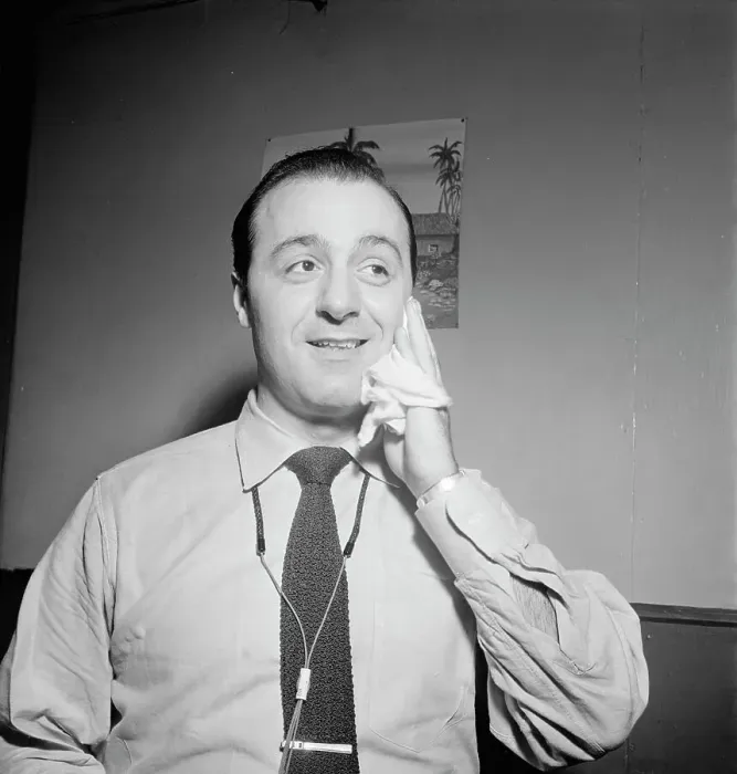 Framed Print : Portrait of Flip Phillips, Three Deuces(?), New York, N.Y. ca. June 1947. Creator: William Paul Gottlieb Framed Print : Portrait of Flip Phillips, Three Deuces(?), New York, N.Y. ca. June 1947. Creator: William Paul Gottlieb