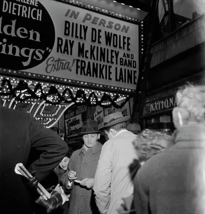 Framed Print : Portrait of Frankie Laine, Paramount Theater, New York, N.Y. 1946. Creator: William Paul Gottlieb Framed Print : Portrait of Frankie Laine, Paramount Theater, New York, N.Y. 1946. Creator: William Paul Gottlieb