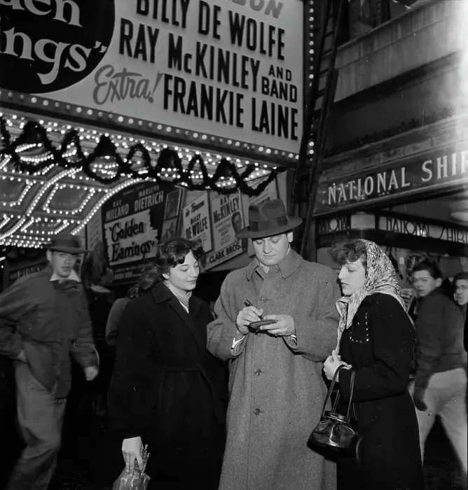 Framed Print : Portrait of Frankie Laine, Paramount Theater, New York, N.Y. 1946. Creator: William Paul Gottlieb Framed Print : Portrait of Frankie Laine, Paramount Theater, New York, N.Y. 1946. Creator: William Paul Gottlieb