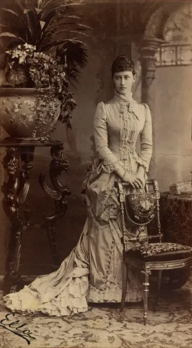 Framed Print : Portrait of Grand Duchess Elizaveta Fyodorovna (1864-1918), Princess Elizabeth of Hesse and by Rhine Framed Print : Portrait of Grand Duchess Elizaveta Fyodorovna (1864-1918), Princess Elizabeth of Hesse and by Rhine