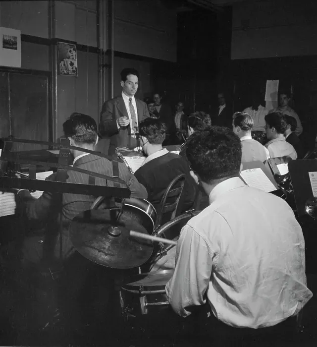 Framed Print : Portrait of Irving Lasch, Metropolitan Vocational High School, New York, N.Y. ca. July 1947. Creator: William Paul Gottlieb Framed Print : Portrait of Irving Lasch, Metropolitan Vocational High School, New York, N.Y. ca. July 1947. Creator: William Paul Gottlieb