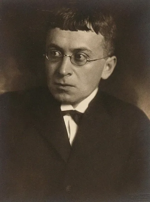 Framed Print : Portrait of Karl Kraus (1874-1936), 1918. Creator: Schieberth, Hermann (1876-c. 1948) Framed Print : Portrait of Karl Kraus (1874-1936), 1918. Creator: Schieberth, Hermann (1876-c. 1948)