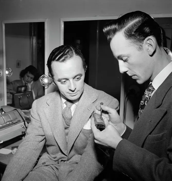 Framed Print : Portrait of Larry Adler, City Center, New York, N.Y. ca. Jan. 1947. Creator: William Paul Gottlieb Framed Print : Portrait of Larry Adler, City Center, New York, N.Y. ca. Jan. 1947. Creator: William Paul Gottlieb