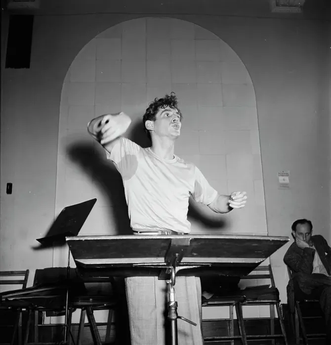 Framed Print : Portrait of Leonard Bernstein, Carnegie Hall, New York, N.Y. 1946. Creator: William Paul Gottlieb Framed Print : Portrait of Leonard Bernstein, Carnegie Hall, New York, N.Y. 1946. Creator: William Paul Gottlieb