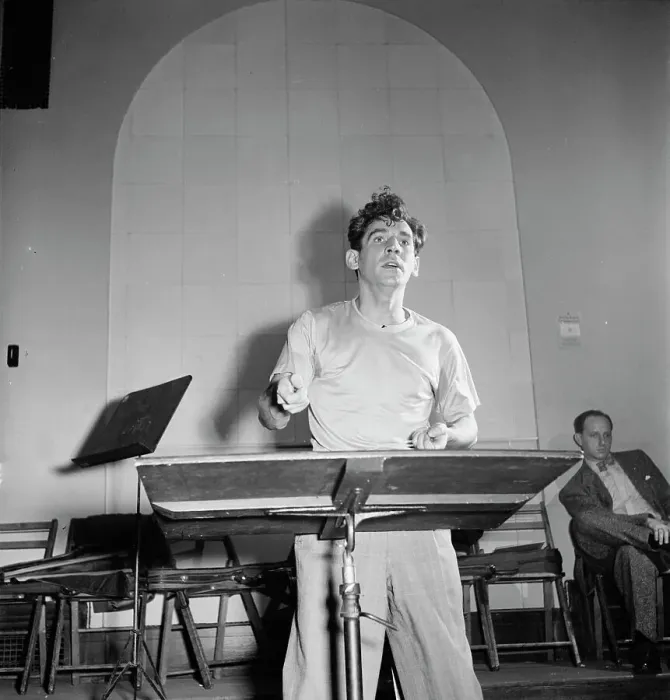 Framed Print : Portrait of Leonard Bernstein, Carnegie Hall, New York, N.Y. 1946. Creator: William Paul Gottlieb Framed Print : Portrait of Leonard Bernstein, Carnegie Hall, New York, N.Y. 1946. Creator: William Paul Gottlieb