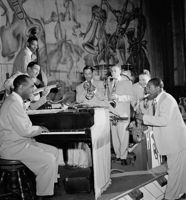 Framed Print : Portrait of Louis Jordan, New York, N.Y. 1946. Creator: William Paul Gottlieb Framed Print : Portrait of Louis Jordan, New York, N.Y. 1946. Creator: William Paul Gottlieb