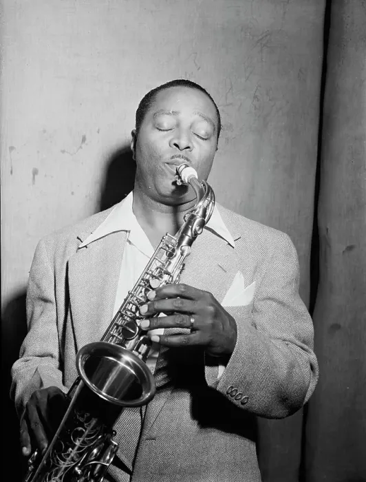 Framed Print : Portrait of Louis Jordan, Paramount Theater(?), New York, N.Y. ca. July 1946. Creator: William Paul Gottlieb Framed Print : Portrait of Louis Jordan, Paramount Theater(?), New York, N.Y. ca. July 1946. Creator: William Paul Gottlieb