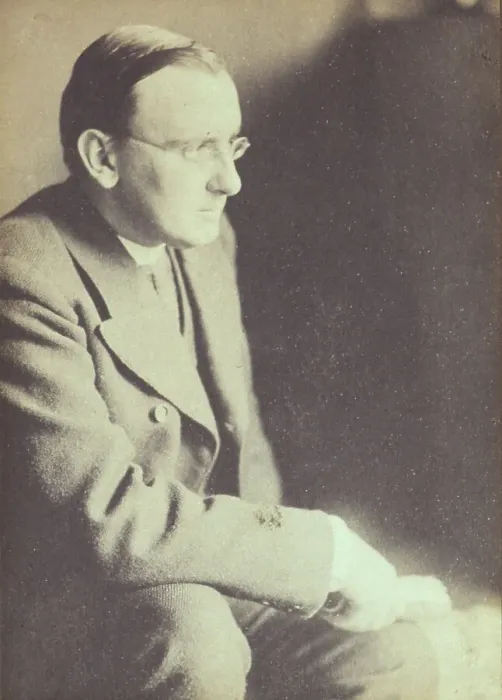 Framed Print : Portrait of man wearing glasses, seated with elbow resting on right knee, c1900. Creator: Eva Watson-Schutze Framed Print : Portrait of man wearing glasses, seated with elbow resting on right knee, c1900. Creator: Eva Watson-Schutze