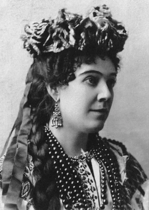 Framed Print : Portrait of Nadezhda Ivanovna Zabela-Vrubel (1868-1913), 1898. Creator: Anonymous Framed Print : Portrait of Nadezhda Ivanovna Zabela-Vrubel (1868-1913), 1898. Creator: Anonymous