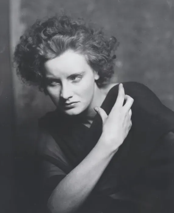 Framed Print : Portrait photograph of Greta Garbo, 1925 July. Creator: Arnold Genthe Framed Print : Portrait photograph of Greta Garbo, 1925 July. Creator: Arnold Genthe