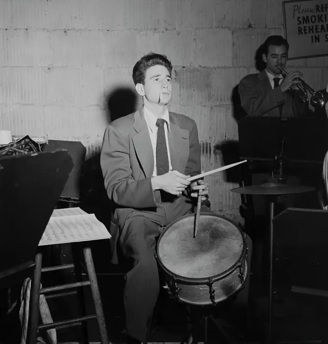 Framed Print : Portrait of Shelly Manne, New York, N.Y.(?), ca. Jan. 1947. Creator: William Paul Gottlieb Framed Print : Portrait of Shelly Manne, New York, N.Y.(?), ca. Jan. 1947. Creator: William Paul Gottlieb