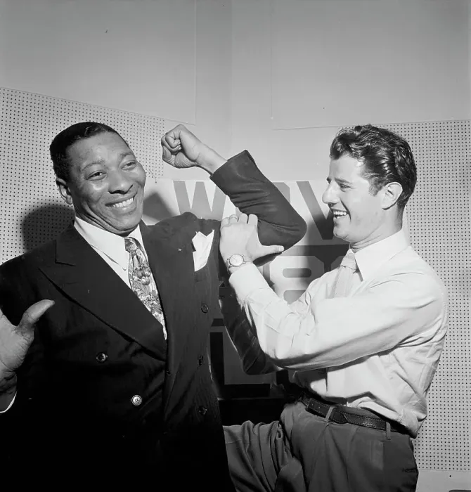 Framed Print : Portrait of Sid Catlett and Freddie Robbins, WOV office, New York, N.Y. ca. June 1947. Creator: William Paul Gottlieb Framed Print : Portrait of Sid Catlett and Freddie Robbins, WOV office, New York, N.Y. ca. June 1947. Creator: William Paul Gottlieb