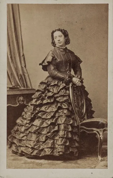 Framed Print : Portrait of the singer and composer Pauline Viardot (1821-1910). Creator: Disdéri, André Adolphe-Eugène (1819-1889) Framed Print : Portrait of the singer and composer Pauline Viardot (1821-1910). Creator: Disdéri, André Adolphe-Eugène (1819-1889)