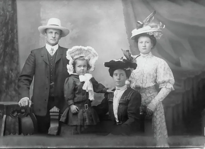 Framed Print : Portrait of unknown family, 1906. Creator: Robert Augustus Henry L'Estrange. Portrait of unknown family, 1906. Creator: Robert Augustus Henry L'Estrange Framed Print : Portrait of unknown family, 1906. Creator: Robert Augustus Henry L'Estrange. Portrait of unknown family, 1906. Creator: Robert Augustus Henry L'Estrange