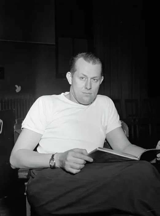 Framed Print : Portrait of Vaughn Monroe, New York, N.Y. ca. Feb. 1947. Creator: William Paul Gottlieb Framed Print : Portrait of Vaughn Monroe, New York, N.Y. ca. Feb. 1947. Creator: William Paul Gottlieb