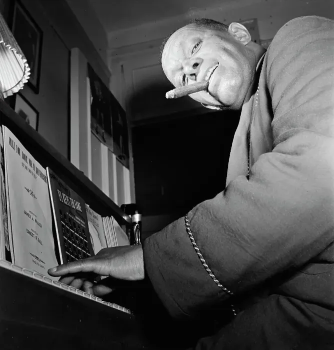 Framed Print : Portrait of Willie Smith in his apartment, Manhattan, New York, N.Y. ca. Jan. 1947. Creator: William Paul Gottlieb Framed Print : Portrait of Willie Smith in his apartment, Manhattan, New York, N.Y. ca. Jan. 1947. Creator: William Paul Gottlieb