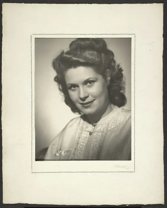 Framed Print : Portrait of a woman, 1948. Creator: Gunther Krampf Framed Print : Portrait of a woman, 1948. Creator: Gunther Krampf